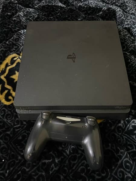 Ps4 Slim  500gb10/10 condition Seal pack with original Sony controller 2