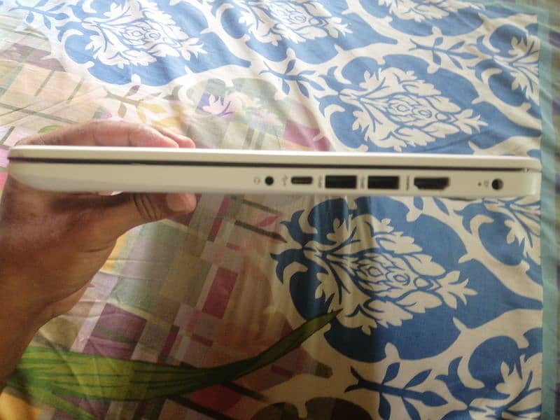 hp laptop 4