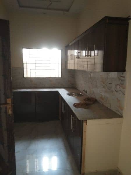 newly house for sale in,Gulshan Iqbal park ki back side room washroom 3