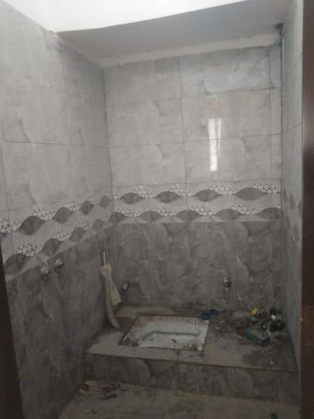 newly house for sale in,Gulshan Iqbal park ki back side room washroom 9