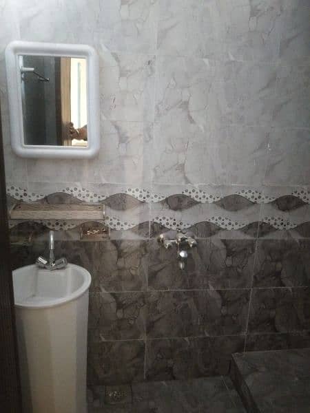 newly house for sale in,Gulshan Iqbal park ki back side room washroom 11