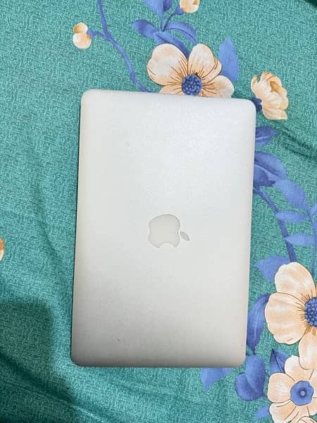 Apple Macbook 2010 Neat And Clean 4
