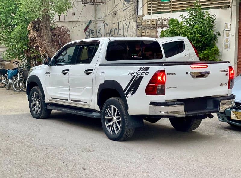 Toyota Hilux 2017 3