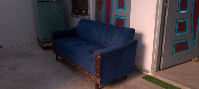 blue velvet sofa 2