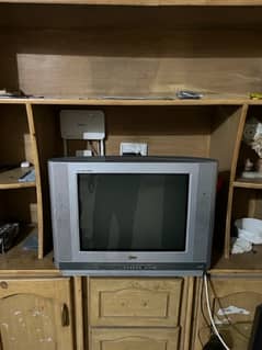 LG FLATRON FLAT SCREEN TV FOR SALE