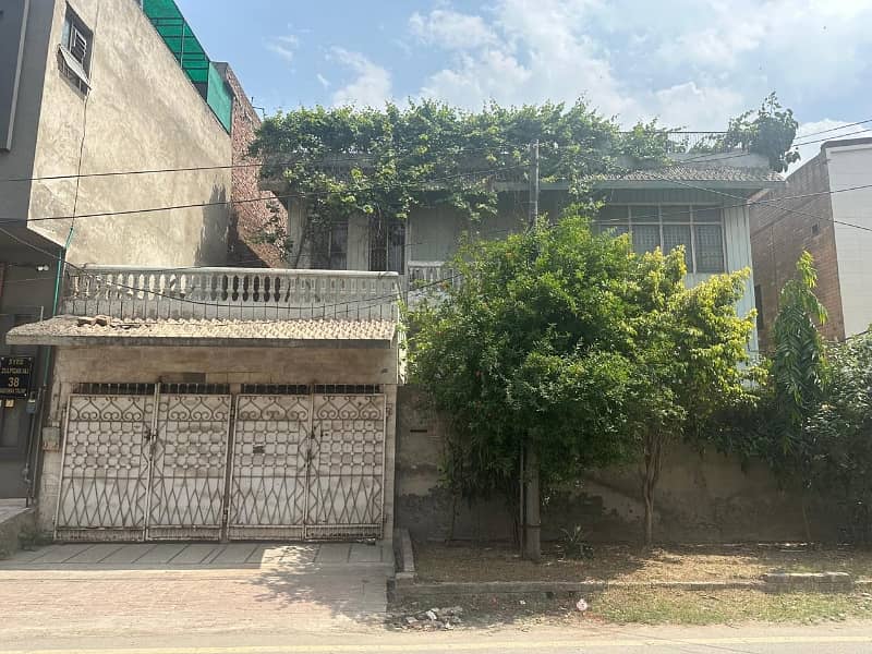 21 Marla Registry inteqal old house for sale Location Gulshan e Ravi lahore 1
