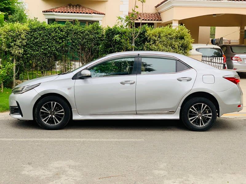 Toyota Corolla Altis 1.8 Model 2018 3