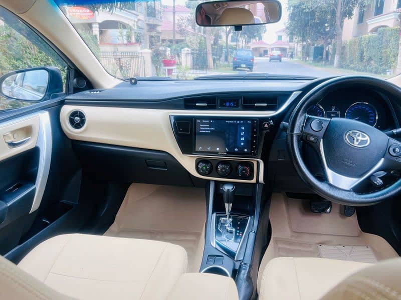 Toyota Corolla Altis 1.8 Model 2018 4