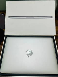 Macbook Pro 2015 - With Box and accessories