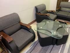 FULL SOFA SET 5 SEATER WITH TABLE NEW CONDITION HAIN