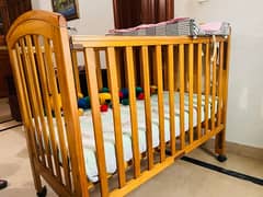 Graco full size wooden cot