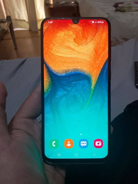 Samsung Galaxy A30  4/64 GB 1