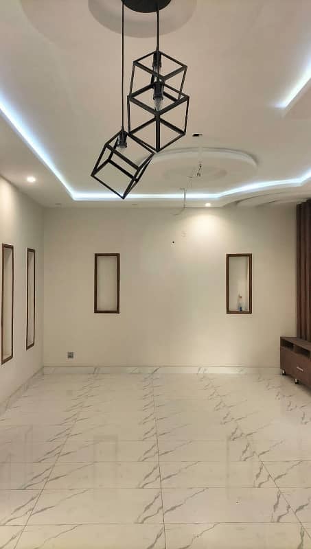 10 Marla Beautifully Designed Upper Portion For Rent In Park View City Lahore. 3