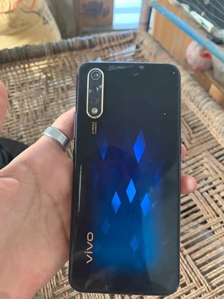 Mobile : vivo s1 1