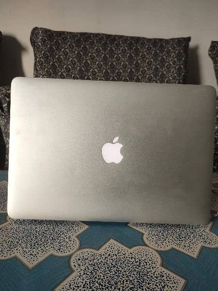 macbook pro 2015 in 15 inch 16gb/512gb 1