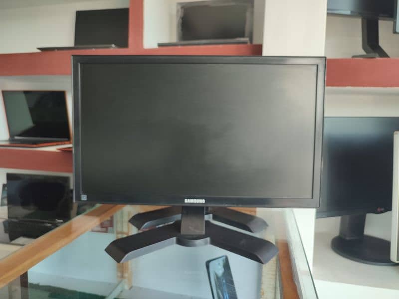 H. D. M. I and touch screen Monitors in wholesale price 3