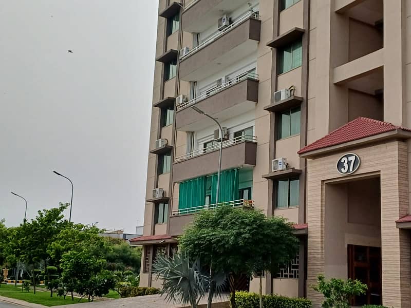 Slightly Used Apartment In The Serene Environment Of Askari 10 Lahore 6