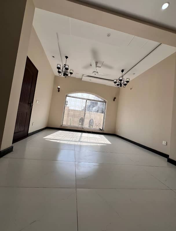 10 Marla Brand New Lower Portion For Rent In Park View City Lahore. 0