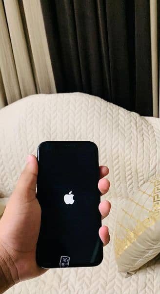 IPHONE XR 64gb brand new condition 3