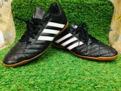 Adidas 100℅  original grippers shoes football shoes 9/10 condition