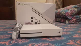 Xbox One S (500 GB) with xbox series X controller 0