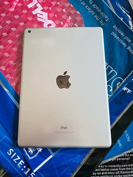 Ipad 6th generation 2018 32GB 5