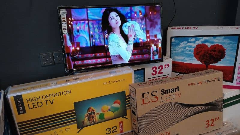 BUY 32 INCHES SMART LED TV WITH FREE WALLKIT 2