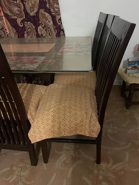 scratchless dinning table 3