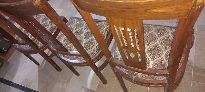 4 Dining Chairs 0