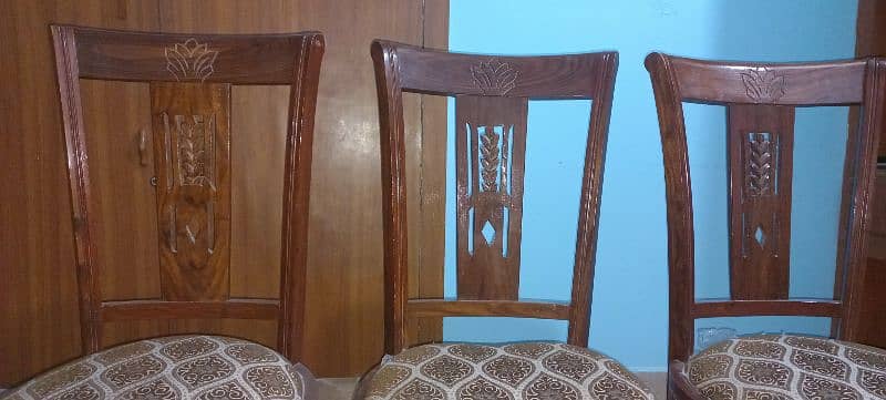 4 Dining Chairs 3