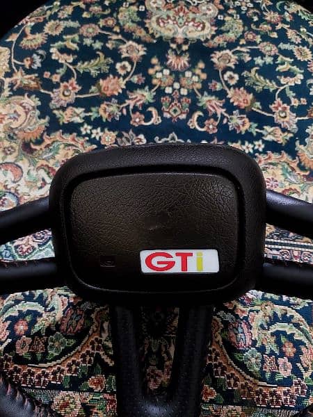 Cultus Gti Steering wheel in perfect condition 3