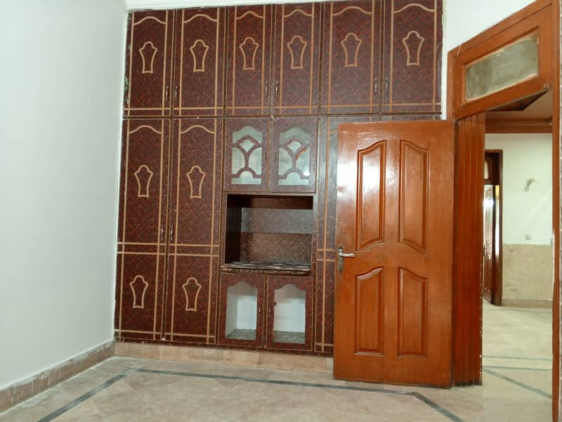 LOWER PORTION AVAILABLE FOR RENT IN RAZA BLOCK 3