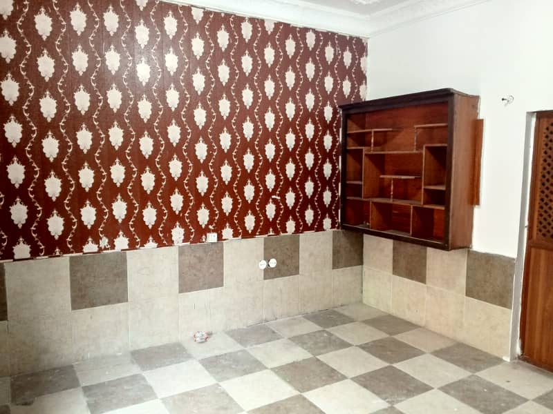 LOWER PORTION AVAILABLE FOR RENT IN RAZA BLOCK 7