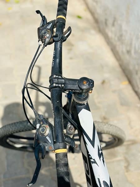 Ultra-Light Aluminum Bike:Stylish,Portable,with Gears & Disc Brakes 2