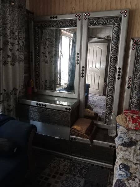 bad 2 said table mirror good condition theek hai with matress 7