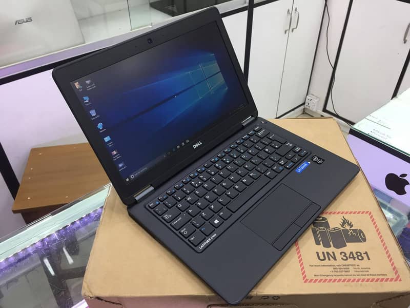 256GB SSD, 8GB Ram, Dell Ultra Slim Laptop, Lightweight, E 7250 4