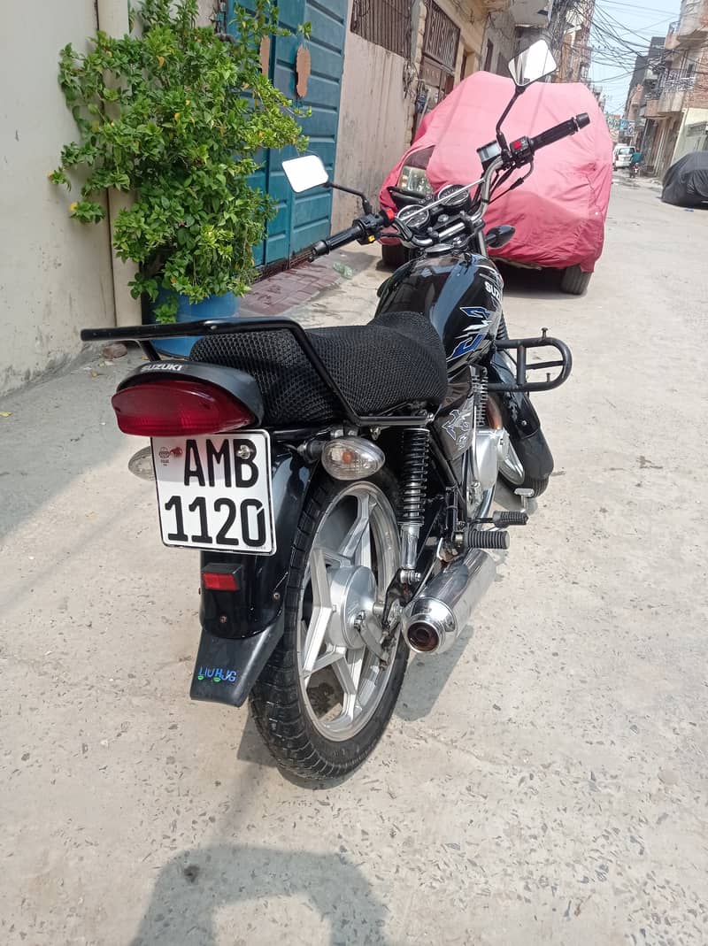 Suzuki GS 150 Special Edition 4