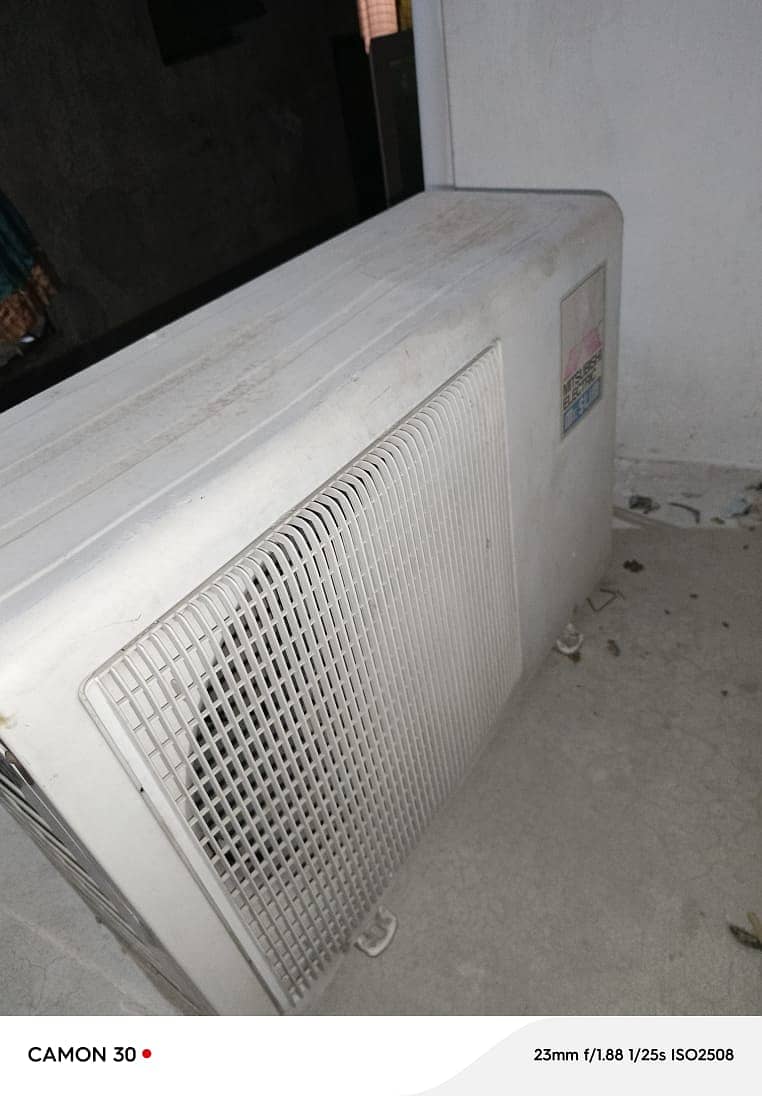 2 ton AC Mitsubishi  Non inverter | Best Quality AC In good Condition 4