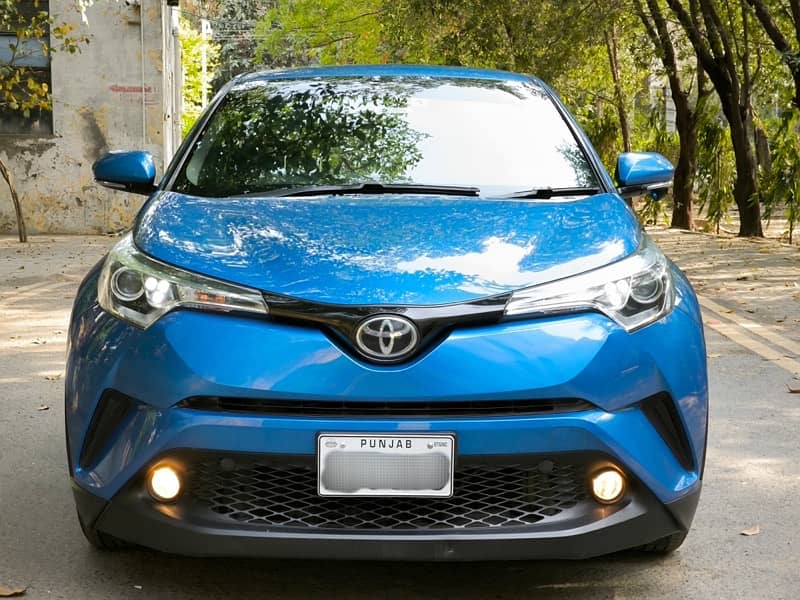 Toyota C-HR 2016 (1.2 turbo) 0