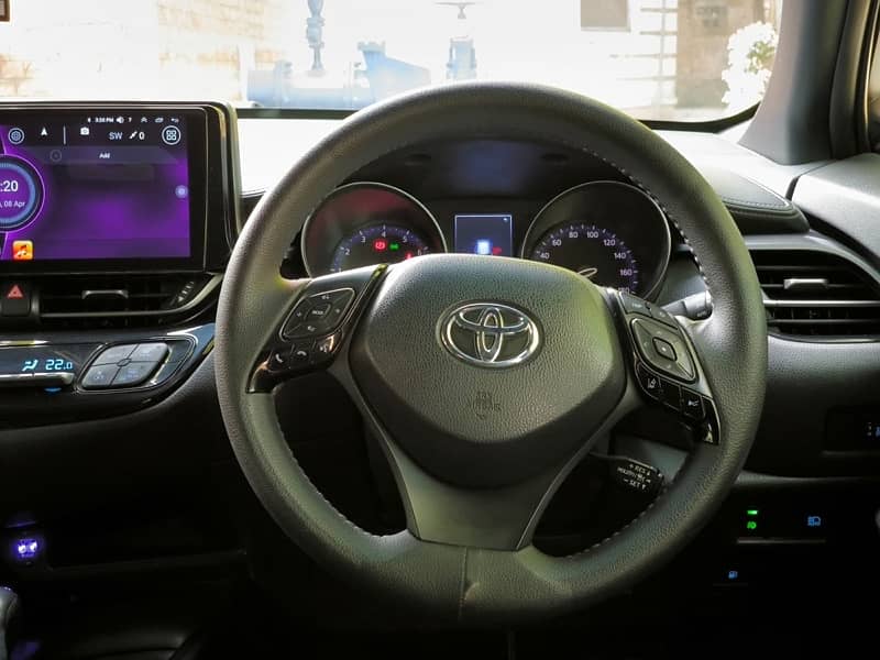 Toyota C-HR 2016 (1.2 turbo) 9