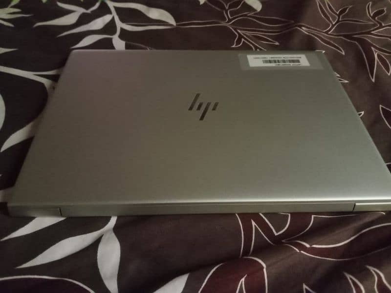HP LAPTOP 8