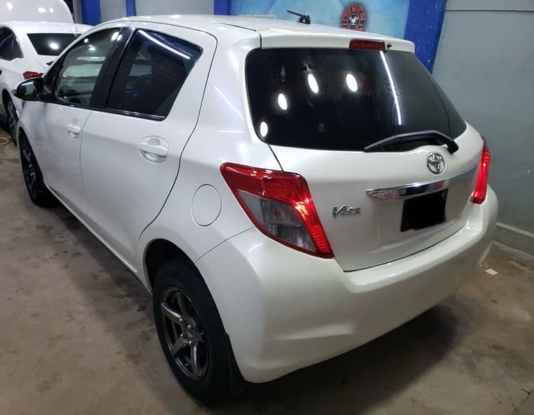 Toyota Vitz 2013-16 4