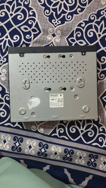 hikvision nvr 4chanall with peo switch 2