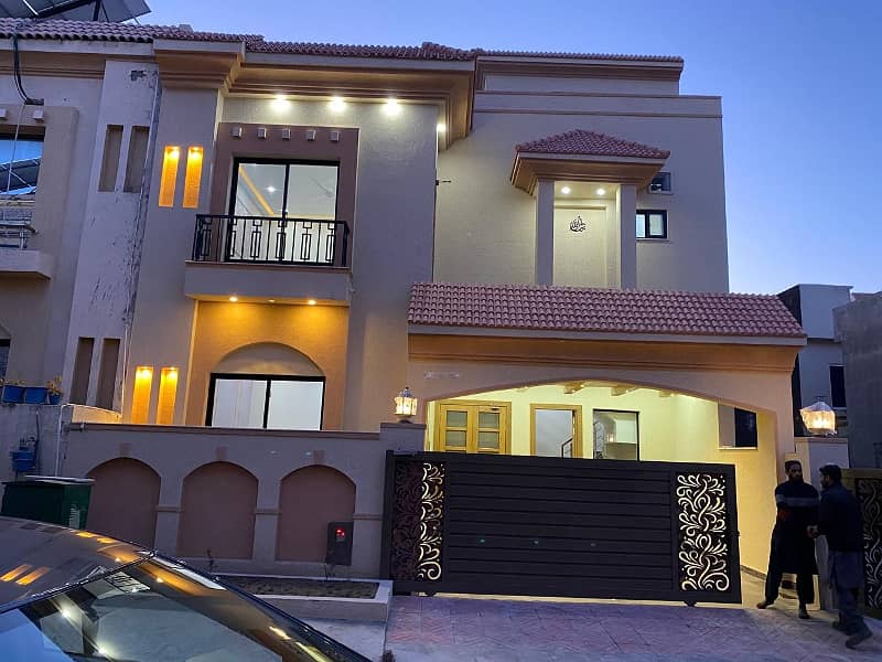 7marla Brand New Designer Available for sale Bahria Town phase 8 and much more option 7
