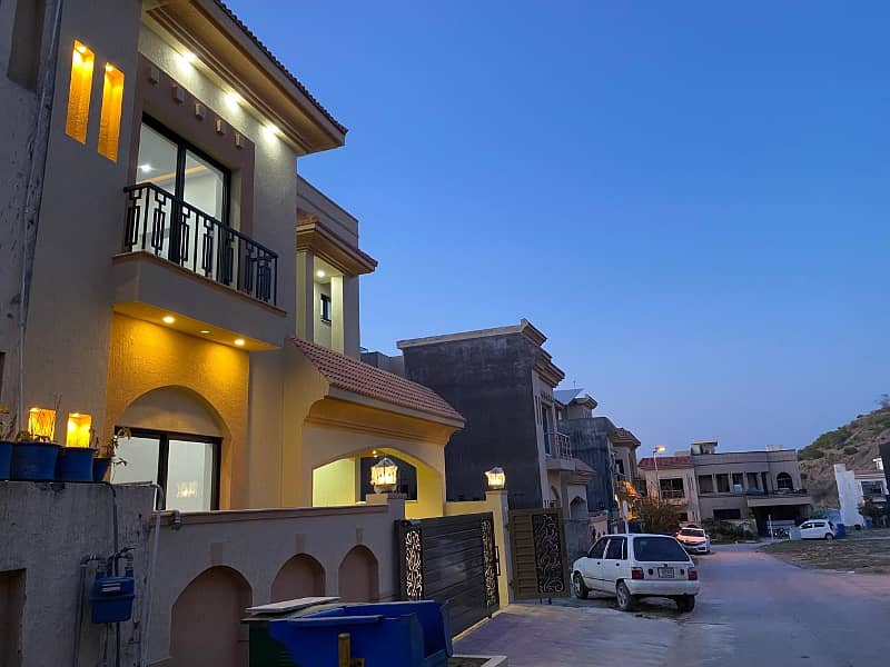 7marla Brand New Designer Available for sale Bahria Town phase 8 and much more option 10