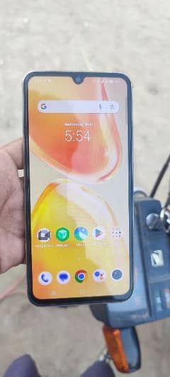 vivo v25e 8/128    10/10 condition with box and charger