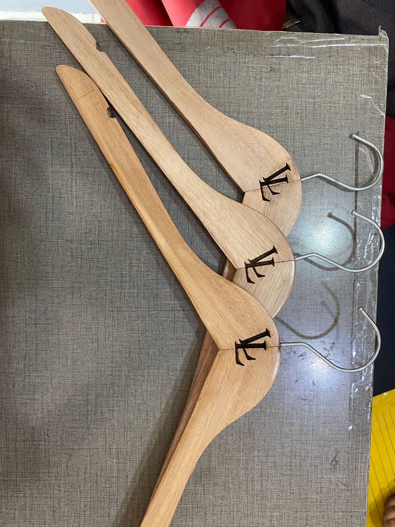 WOODEN HANGERS | HANGERS | BOUTIQUE | NEW | Pro 3