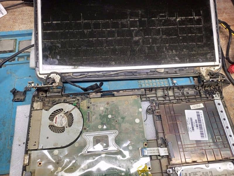 Laptop Hinges Repair 10