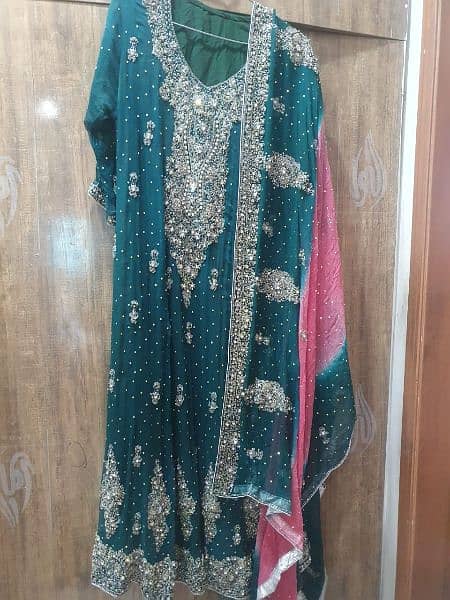 A very beautiful dress for a walima bride 5