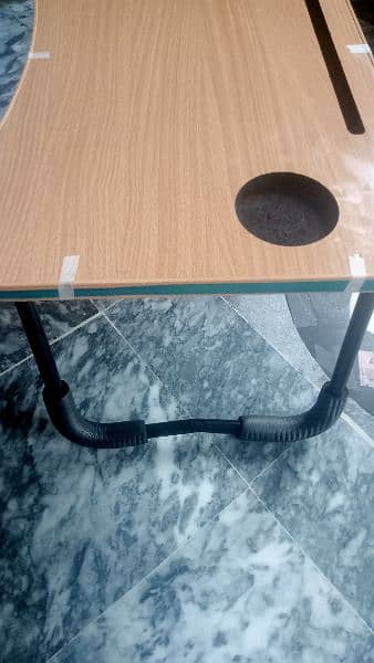 New Laptop table for sale 3